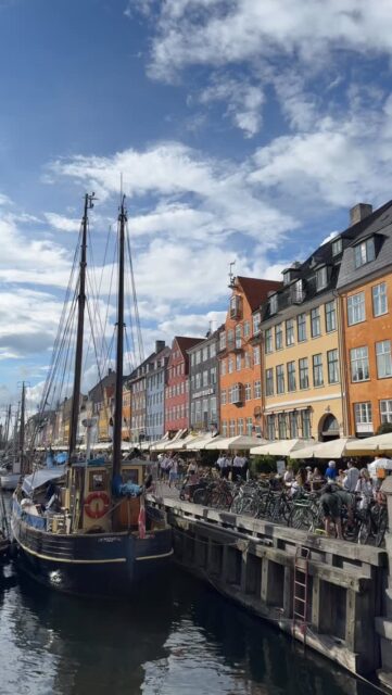 Me + You + Copenhagen? 😍

#copenaghen #cph #denmark #copenhagen🇩🇰 #kopenhagen🇩🇰 #travel #travelling #freektravellers