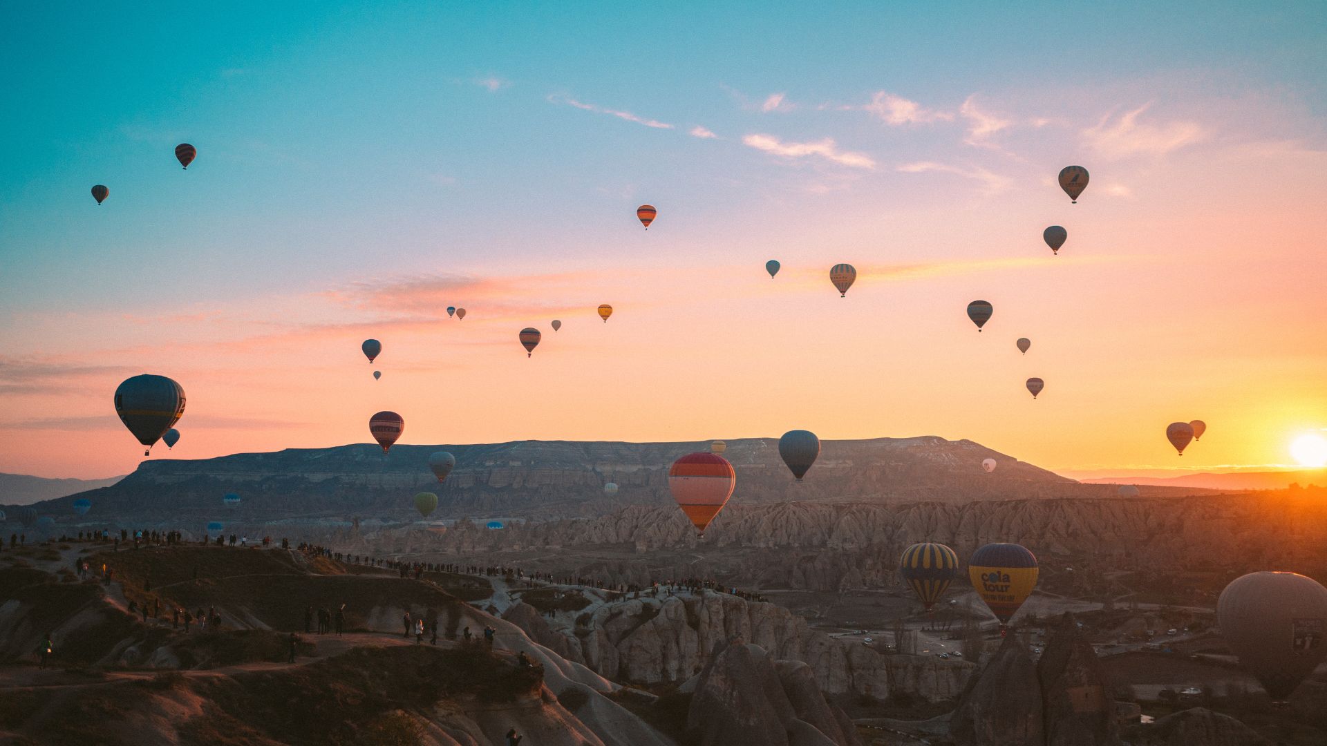freektravellers - travel the world