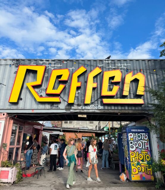 Reffen Copenhagen - the largest food market in the Nordic region. 🌭🌮🌯🍕

#reffen #reffen_copenhagenstreetfood #reffenstreetfood #streetfood #copenhagen #nordic #nordicstyle
