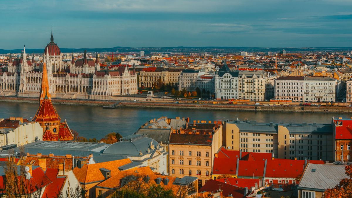 Discover Budapest’s Best Cheap Stays and Neighborhoods 2 Budapest Town 1